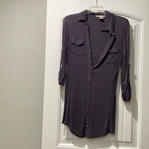 Women’s top size medium very long super soft, perfect with leggings